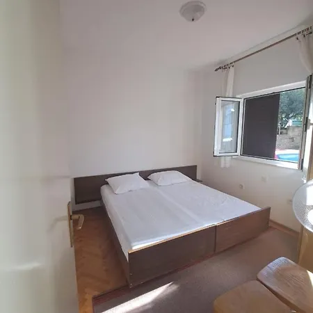 Апартаменты Apartman Grebastica *